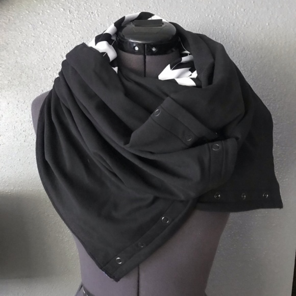 lululemon athletica Accessories - Lululemon Black White Reversible scarf